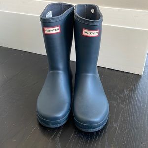 Hunter kids rain boots, navy size 12